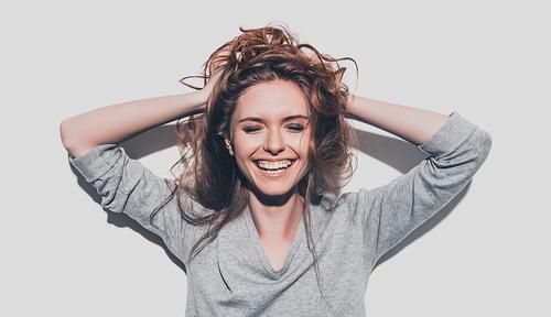 睡眠时间|步入中年后,女性更容易变老了?平时做好4点,或许能延缓衰老