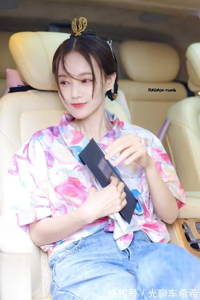 碎发|别让大脸拉低你的颜值!get这4个技巧,时髦翻倍还显脸小!