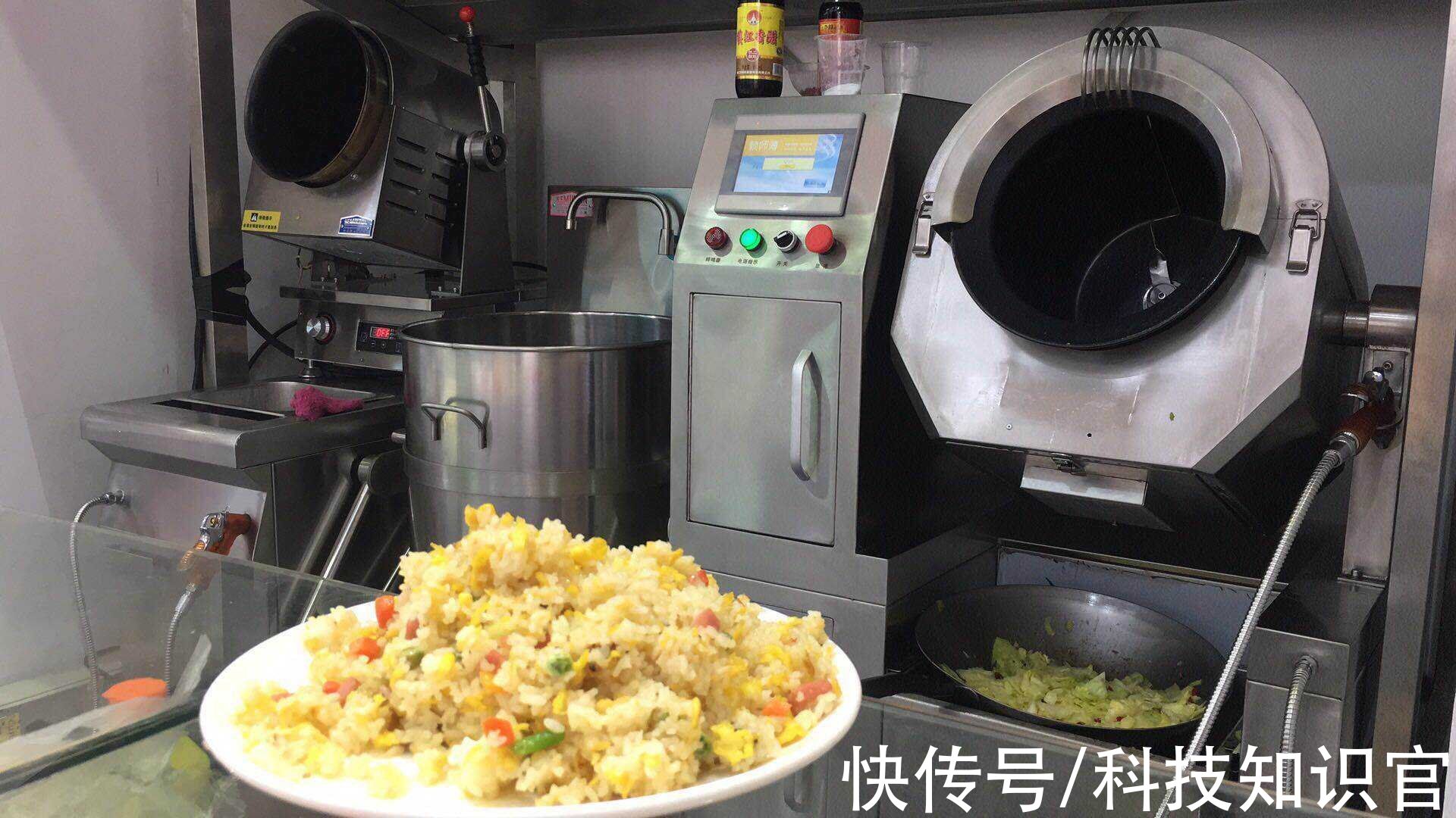 机器人|冬奥智慧餐厅获奥委会主席点赞，60款机器人炒菜，外媒：像科幻片