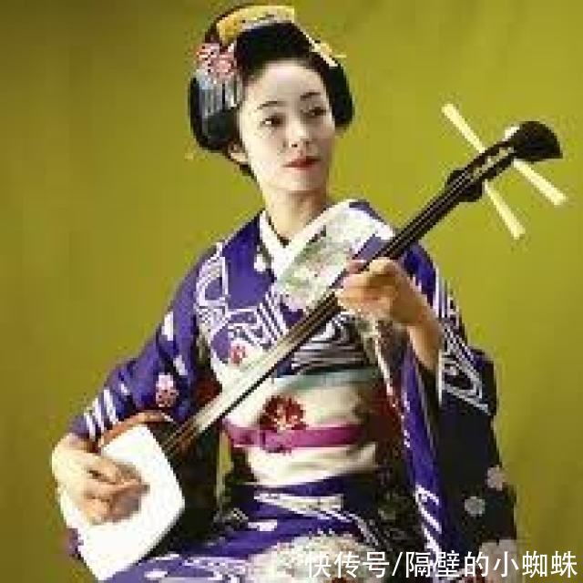 大蛇|海贼王1032话情报分析:某人是日和,她的出现是来终结大蛇的命