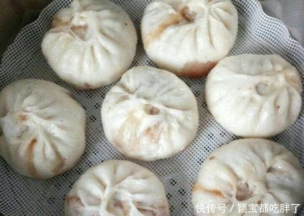 肉包子不香不嫩?教你一招方法,包子软嫩又多汁,比灌汤包都好吃