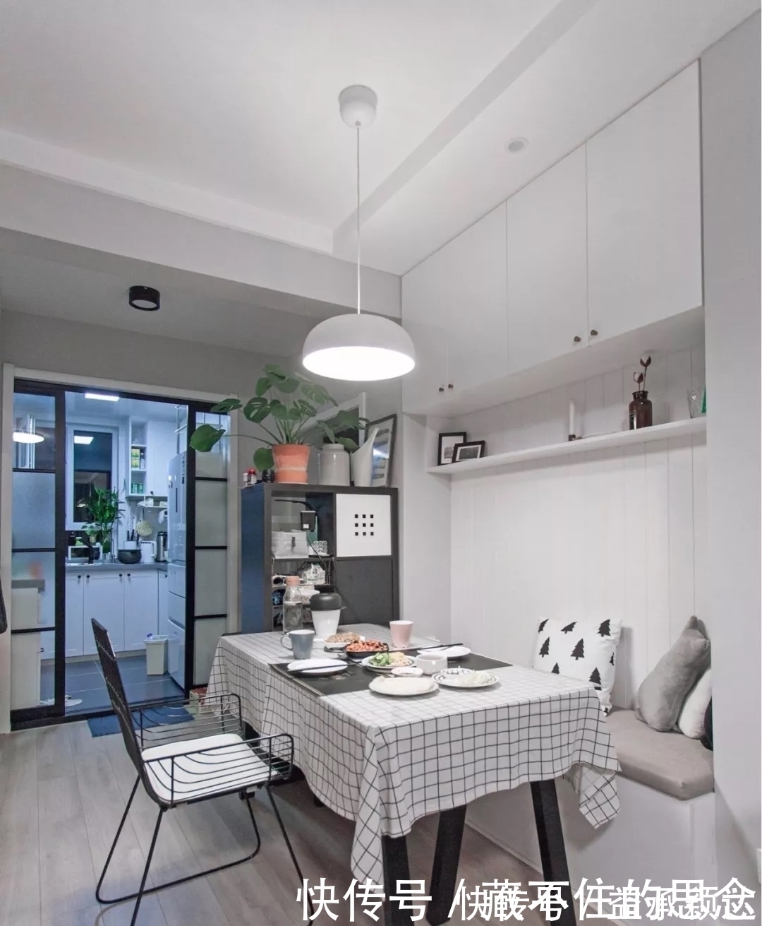 橱柜|是谁想出来的,厨房橱柜底部留空一格,没想到做饭这么实用!