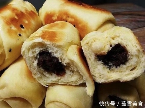 小面包|3杯面粉,打入3个鸡蛋,不用烤箱,做出孩子最爱的小面包,好吃