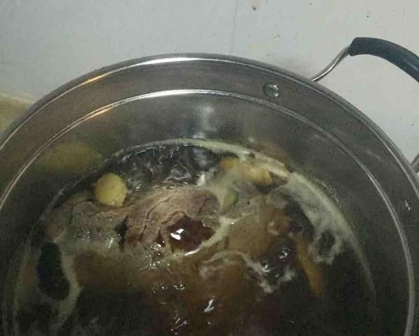 老祖宗传下来的酱牛肉秘方,牛肉酥嫩,入味,做法简单只要3步!