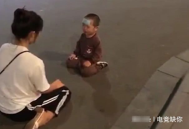 家长|“耍赖宝妈”专治宝宝生气撒娇火了,宝宝:这届家长真不好带!