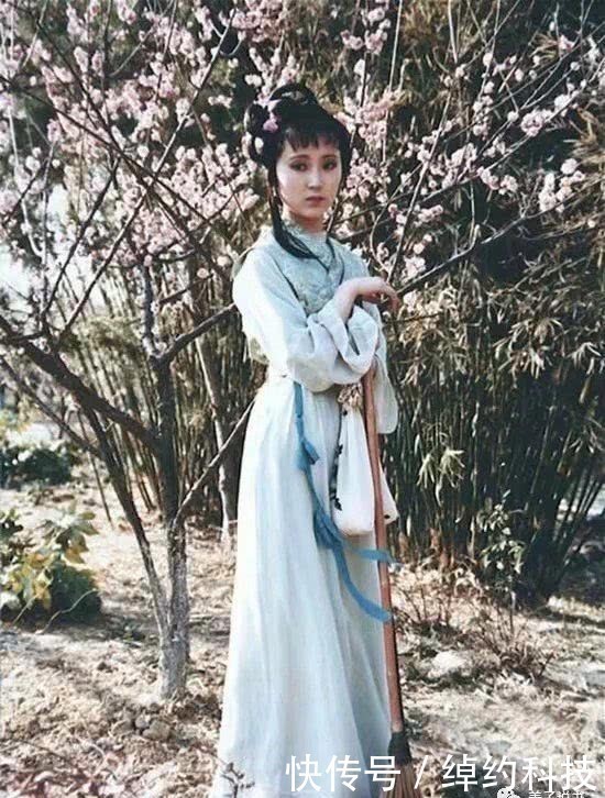 荣禧堂$她才是荣国府真正的老大,血统高贵,人人拥护,黑锅随便背