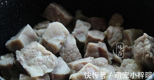 秋天进补,它跟萝卜是绝配,营养互补不怕冷,炖一锅特馋人