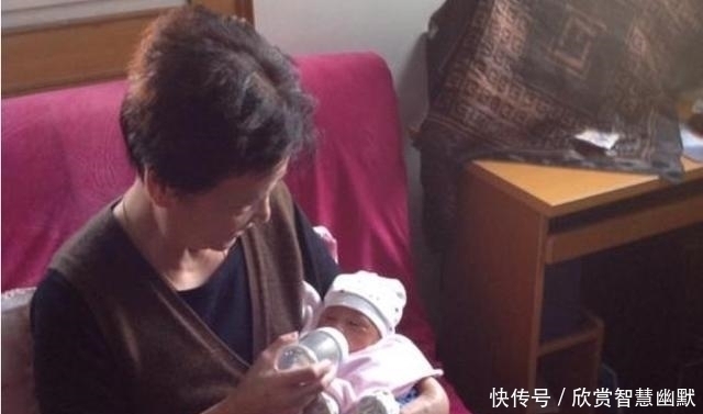 喝奶|1岁孩子只喝奶奶冲的奶,宝妈感觉不对劲,偷尝一口后愁坏了