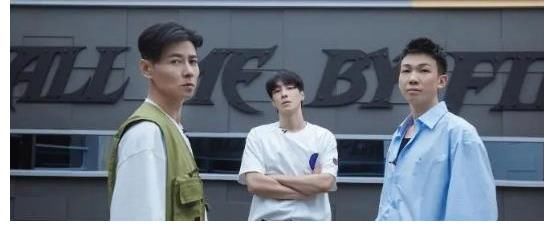 李承鉉|《哥哥》四公淘汰賽制再變，4人離開，陳小春和張晉各救一人