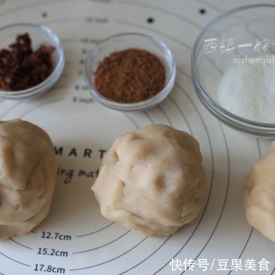 蔓越莓丁|免烤多层咖啡月饼