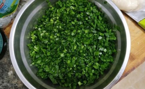 难吃|拌韭菜馅,记住“3不放”,很多人不懂,难怪韭菜不鲜难吃