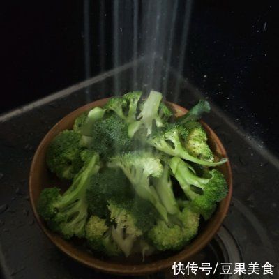 蓝花|这道蒜蓉西蓝花太销魂，连吃3天都不腻