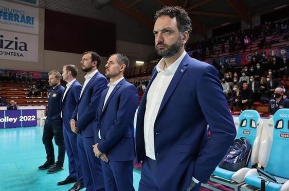 人選|幾經(jīng)波折！女排主教練終于敲定人選，傳奇教練又將面臨新的選擇