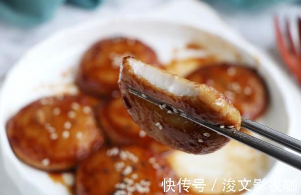 芋头做成的红糍粑，1块芋头1把糯米饭，软糯又香甜