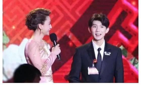 王源暂时还不能考主持人证,王一博学历不够没法考,主持人变嘉宾