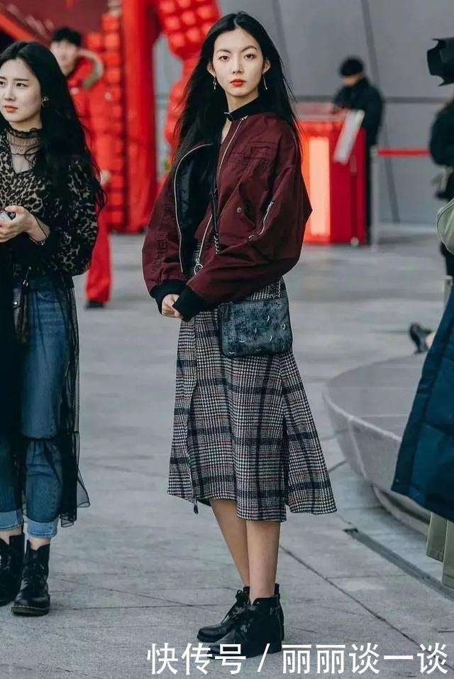 马丁靴的30个穿搭示范,可甜可盐,时髦炸了!