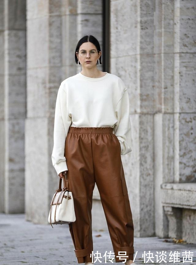 都市|今年冬天的高级配色:大地色+白色,穿对了就是都市丽人,老美了