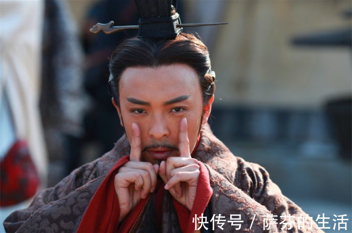 嬴政|演了嬴政后广受好评,富大龙拒绝拉踩,主动发文称赞张鲁一