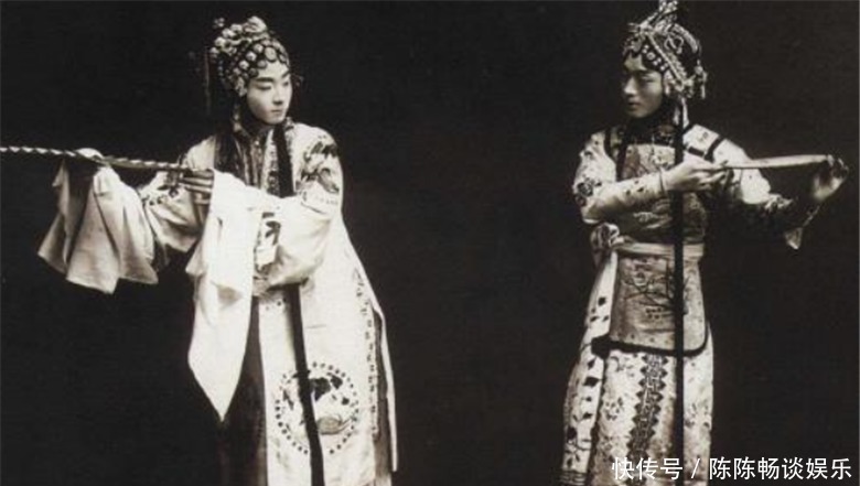 他是京剧四大名旦之一,被父亲卖两次被师父压榨,终功成名就