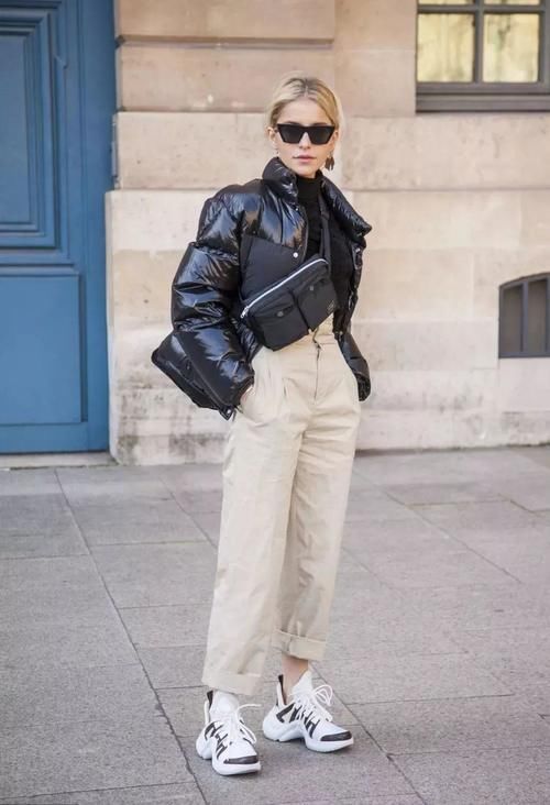 冬天想穿得时髦不费力，不如试试“打底衫＋外套”，每一套都好看