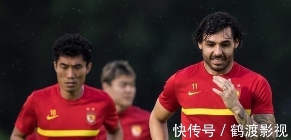 足协|足协又出新招,归化球员表态在国内不走了,球迷五味杂陈又无奈