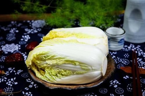 白菜怎样调馅不出水？无需用盐杀水，教你一招，白菜馅鲜嫩又多汁