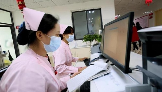 护士手|爸爸给孩子取名“宇凡”,护士手误多加一笔,宝妈乐了:不改了