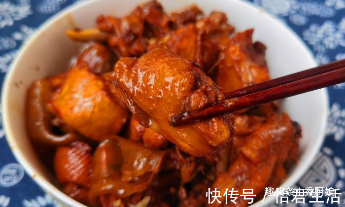 鸡肉|炖鸡时有人焯水,有人直接炖,都不对,教你正确做法,比饭店还香