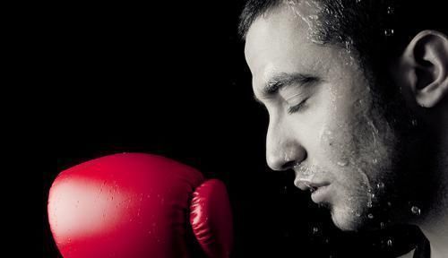 发育不良|为何有人不动都出汗,有人再热也不出汗,老中医告诉你哪种更健康