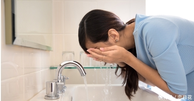 女性40岁后面部暗沉色斑多?别慌,养成4个好习惯,色斑慢慢淡化