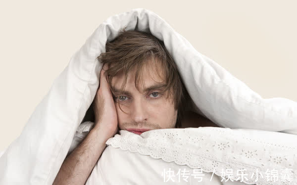 睡眠质量|吃什么能治失眠？数羊、喝牛奶都没用！1招快速解决