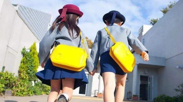 孩子|爸爸姓袁,给孩子起个“奇葩”名字,妈妈在幼儿园一喊:吓坏大家