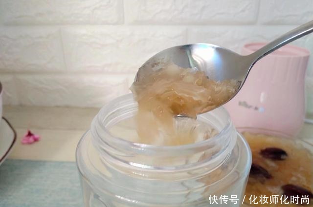 “穷人的阿胶”被发现,每天喝一碗,补血养颜,气色红润不显老