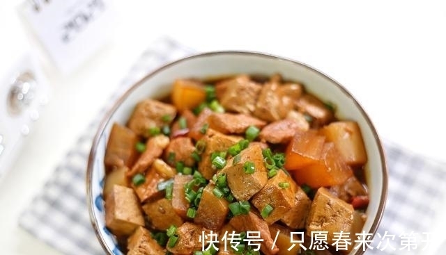 天冷了，6道热腾腾的佳肴端上桌，热乎美味，暖暖和和度过深秋