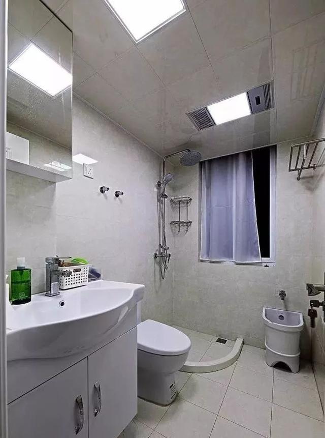 卫生间隔|卫生间就这样装非常漂亮,洗澡也方便,一天连洗三次都不过瘾