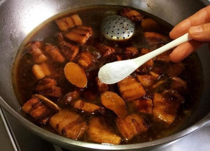 想要红烧肉好吃，4个要点要掌握，很多人忽略了，导致肉老柴不烂