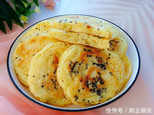 发面饼|一根香蕉一碗面，搅一搅就成的小饼，不加糖也香甜，孩子最爱！