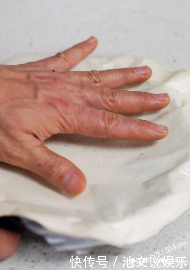  简单|苹果的这个吃法太棒了，外酥里嫩又香甜，关键是做法简单不用和面