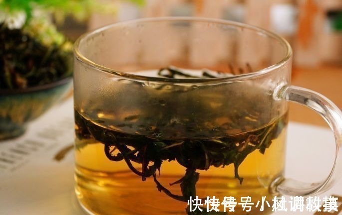 肝脏|蒲公英的“黄金搭档”,坚持1周泡水喝,清洗肝脏保健康