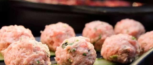 吃火锅点这13道配菜，朋友都对你竖起大拇指，老板果然火锅高手