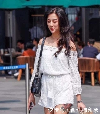 街拍:样子蛮耐看的小姐姐,令人心动的漂亮美女