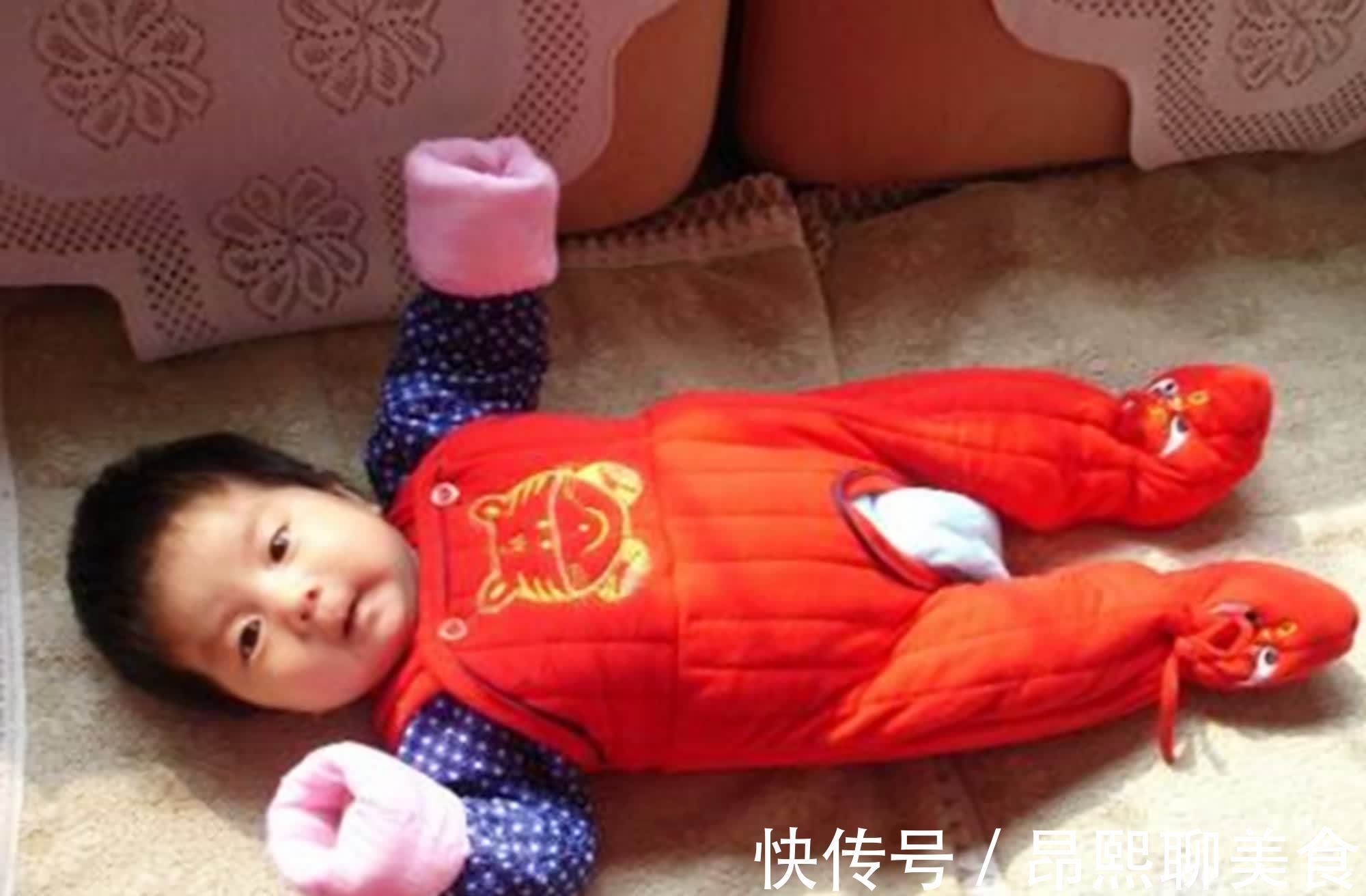 小雯|抱着睡、放下醒的“睡渣”宝宝,你家有同款吗?这几招或许有效