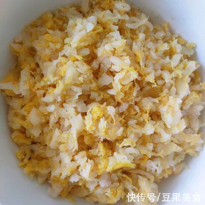 味极鲜|鲜猪肉酸菜包子你这么做，保证你吃一次想十次