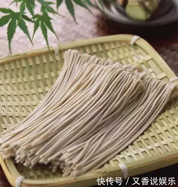 黑木耳|秋季记得要常吃以下10种食物，每一种食物都是血液垃圾的天敌！