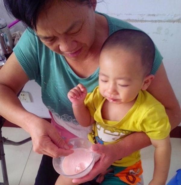 肠胃|3岁女童呕吐不止,紧急送医,医生忠告:这些食物孩子一口也别吃