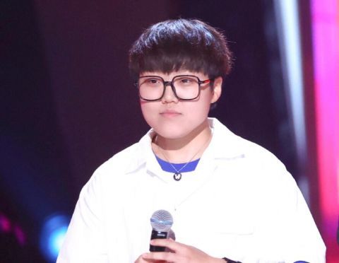 张露馨|李荣浩顶着被骂的风险教王靖雯投机取巧，结果对方不听话，太亏了