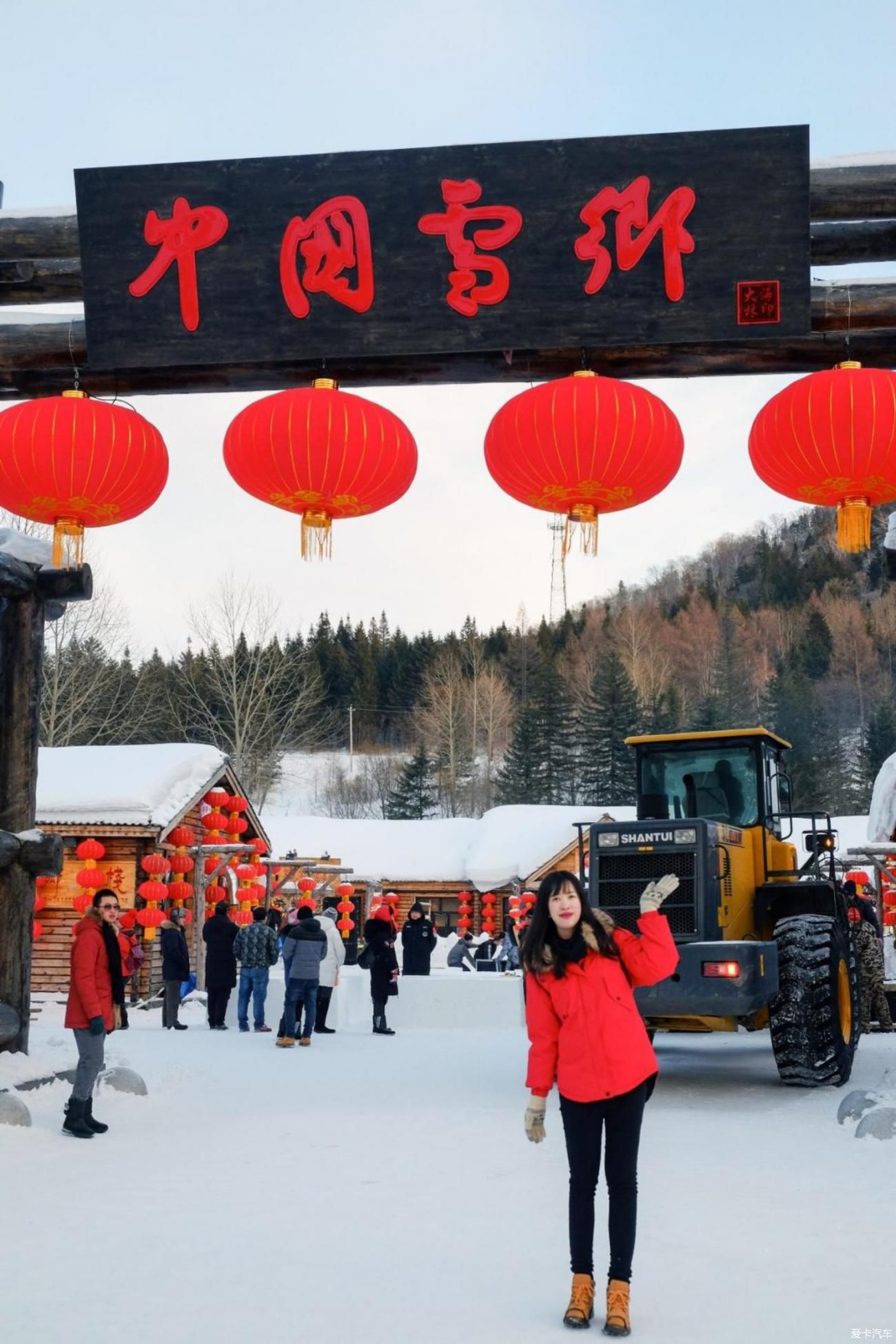 雪花漫漫洒落大地 浪漫季节体验大自然馈赠给人间的礼物-小雪花