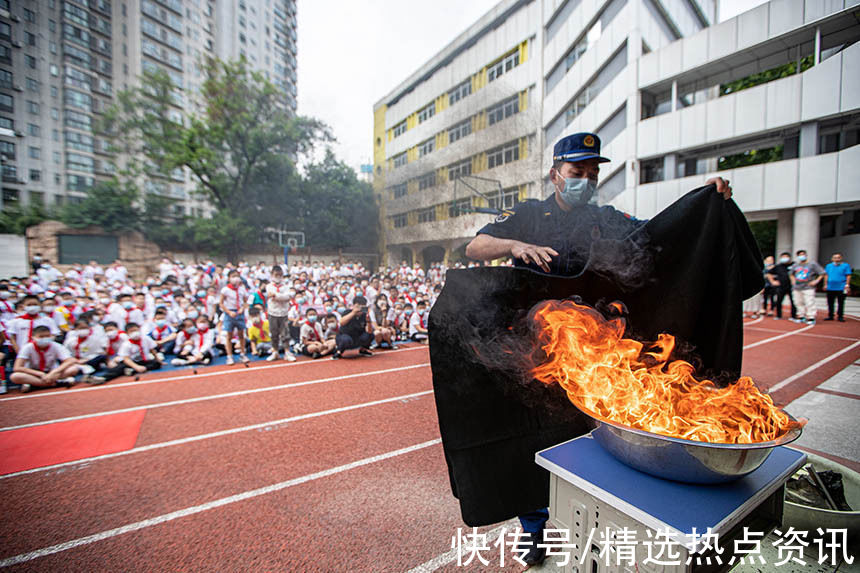 小学师生|武汉：千余名小学师生开学学消防