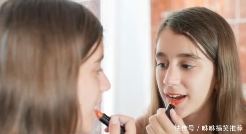 女生有这5个习惯，会让嘴唇变丑尤其第2个，不改掉难提升颜值