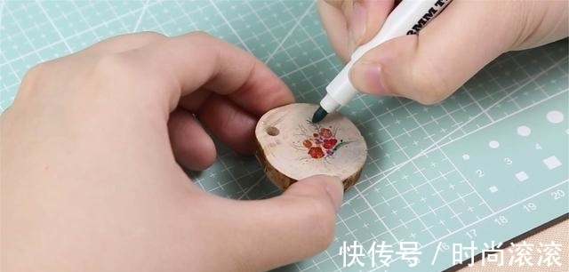 项链|姐姐只是在木片上面画了几笔,做出来的项链,也太好看了